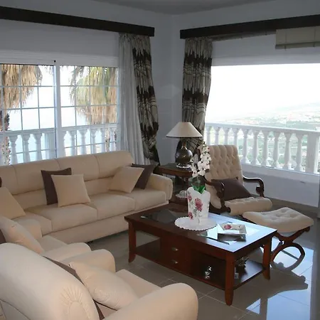 Paseo Mirabal Icod De Los Vinos