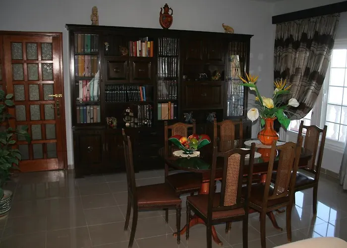 Paseo Mirabal Икод-де-лос-Винос