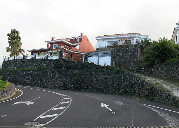 Paseo Mirabal Икод-де-лос-Винос