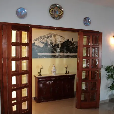 Paseo Mirabal Icod De Los Vinos