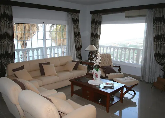 Paseo Mirabal Icod De Los Vinos