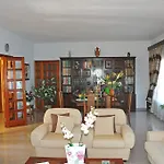 Paseo Mirabal Nyaraló *