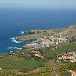 Paseo Mirabal Nyaraló